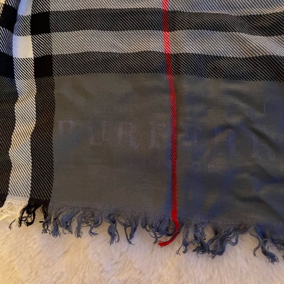 BURBERRY 100% CASHMERE GRAY PLAID SCARF/SHAWL - Picture 5 of 6